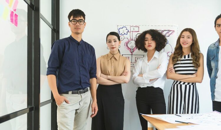 Essential Korean Business Etiquette: Respect, Hierarchy, and More