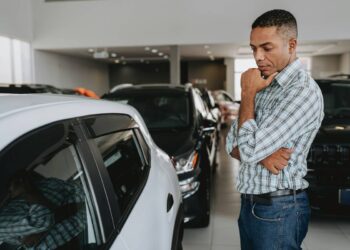 A man want to buy a used car
